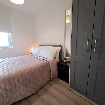 Near Trinity College Lejlighed